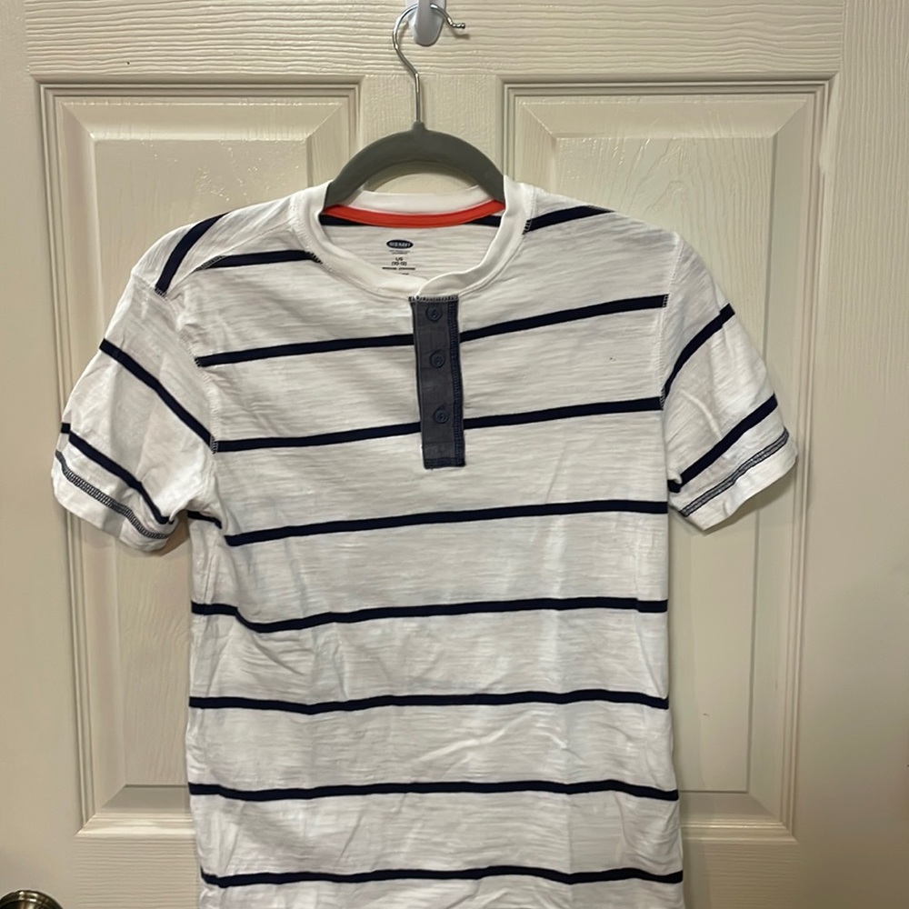 Old navy striped shirt in a youth L/G